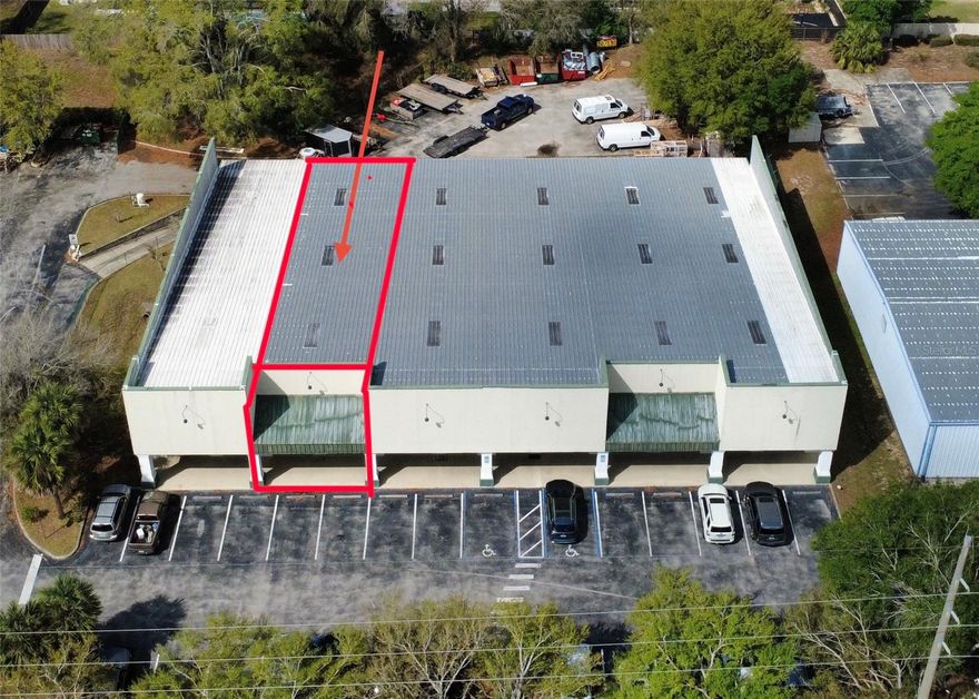Prime location Flex Warehouse space! 1875 sqft warehouse space with 625 sqft office space and an additional 625 sqft loft provides a total of 3125 sqft ready for a new tenant April 1. Fully air-conditioned makes this a versatile unit perfect for contractors, storage, logistics, light industrial and a variety of business uses. Take advantage of this hard to find flex space with no additional CAM fee. Lease rate includes everything except water and electricity. Minimum 12 month lease.