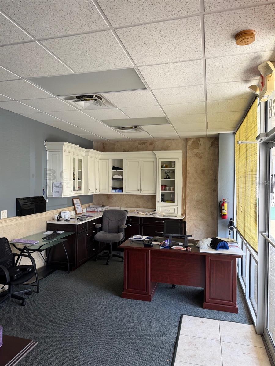 TAVARES LAKESIDE COMMERCE CENTER - Commercial Lease