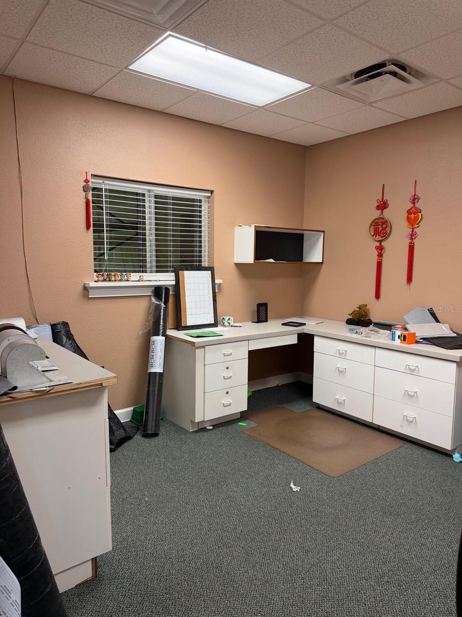 TAVARES LAKESIDE COMMERCE CENTER - Commercial Lease