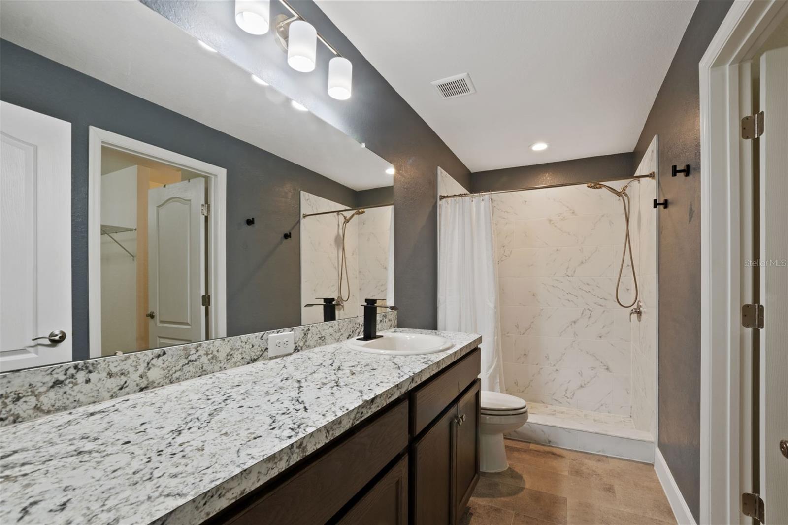 EAGLE LAKE - Residential