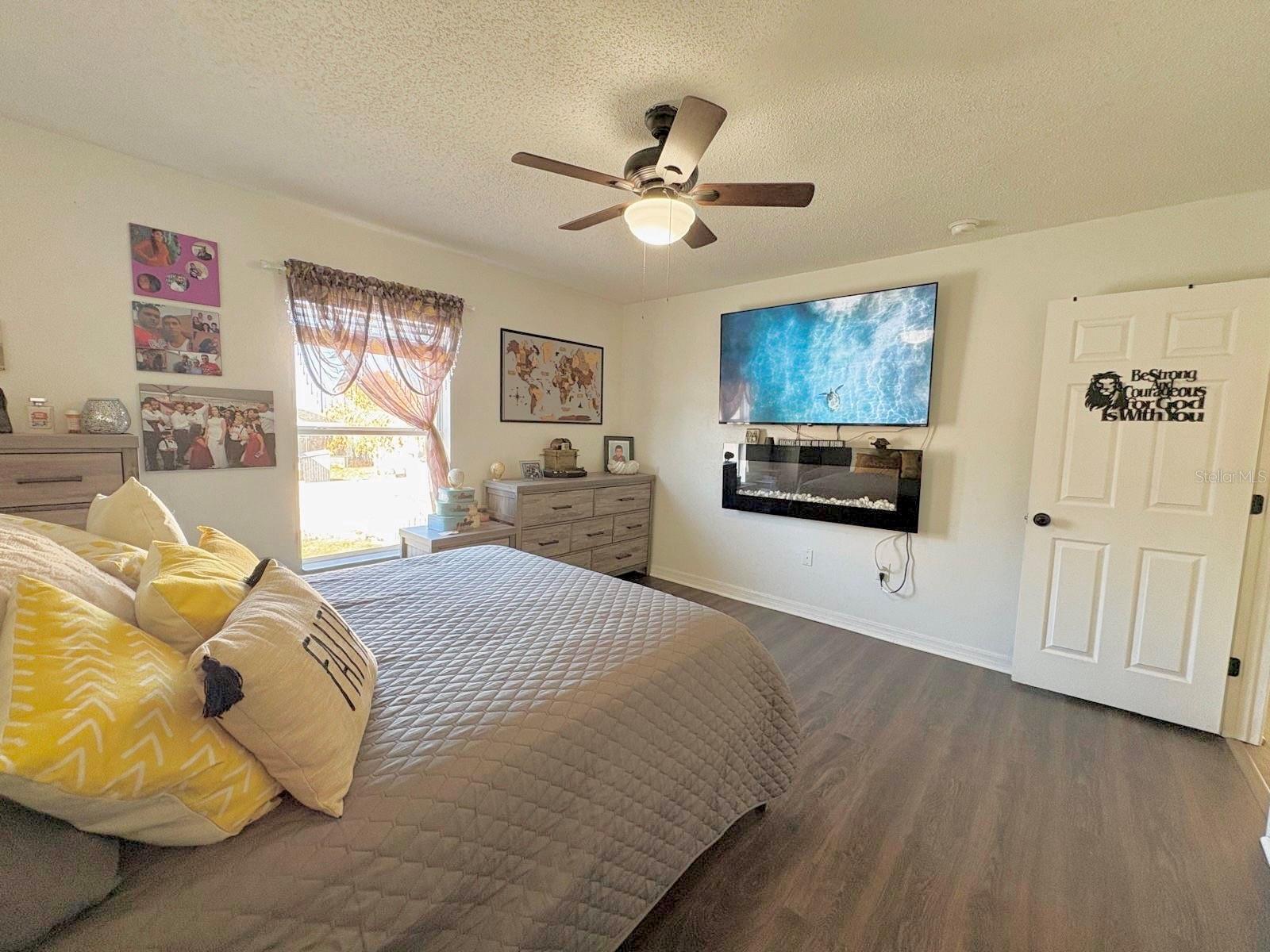 WHISPERING TRAILS PH 01 - Residential