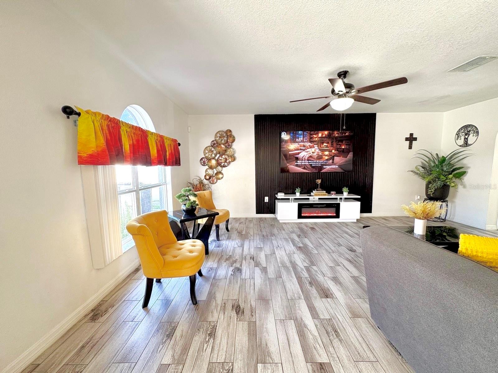 WHISPERING TRAILS PH 01 - Residential