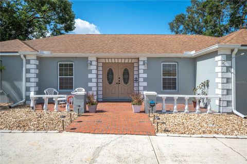 A home in LAKELAND