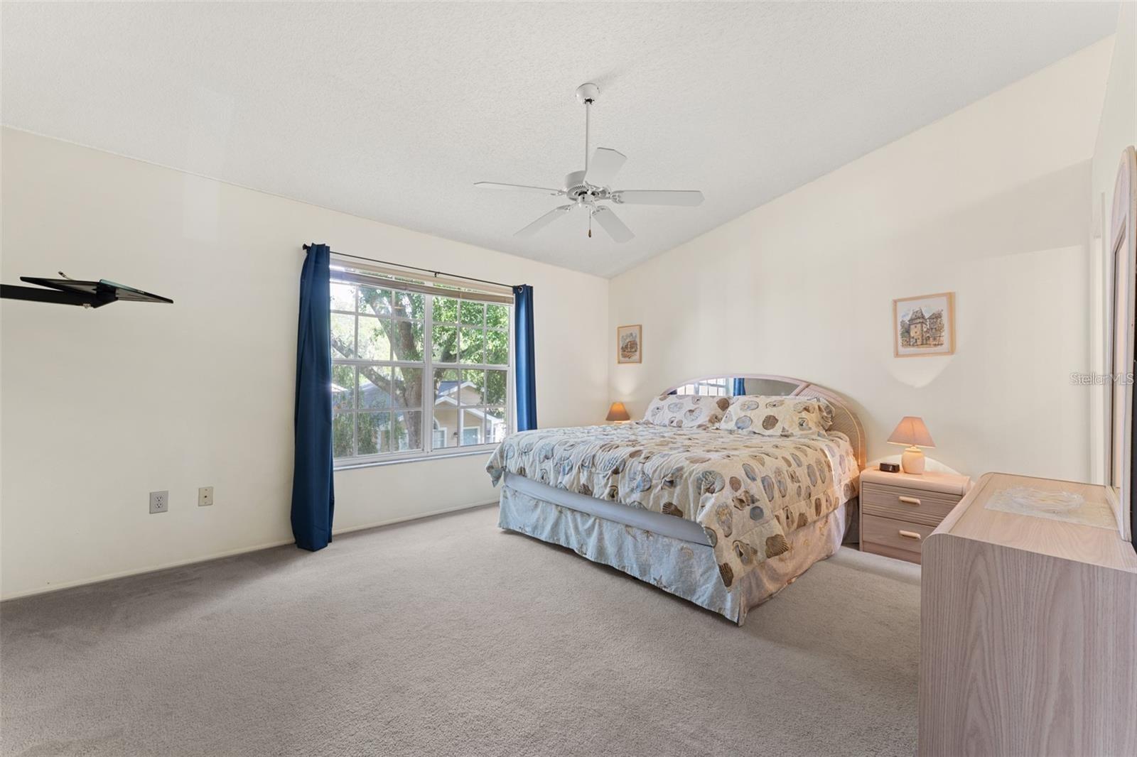 FOX LAKE TWNHMS - Residential Lease