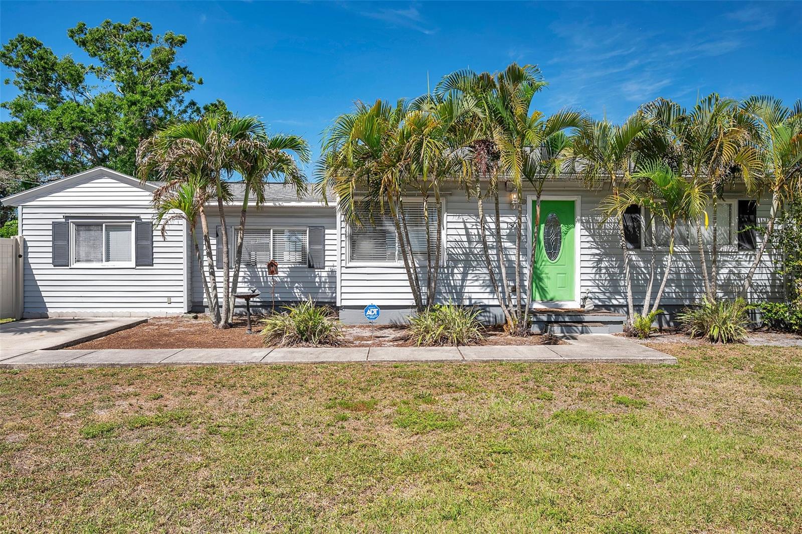 Charming 2-Bedroom, 2-Bathroom Rental - Perfect Location!
Available for a 6-month lease from May 1, 2025, to October 31, 2025.
Enjoy a comfortable and spacious 2-bedroom, 2-bathroom home with a generous fenced-in yard, ideal for outdoor relaxation or entertaining. Located just minutes from Gulfport, you'll have easy access to vibrant shops, restaurants, and art festivals. Downtown St. Petersburg is only a 10-minute drive away, offering even more cultural attractions, dining, and entertainment options. The Tampa International Airport is conveniently located just 25-30 minutes away, making travel a breeze.
This home offers the perfect balance of privacy, convenience, and comfort for a 6-month stay in one of the area's most desirable locations.