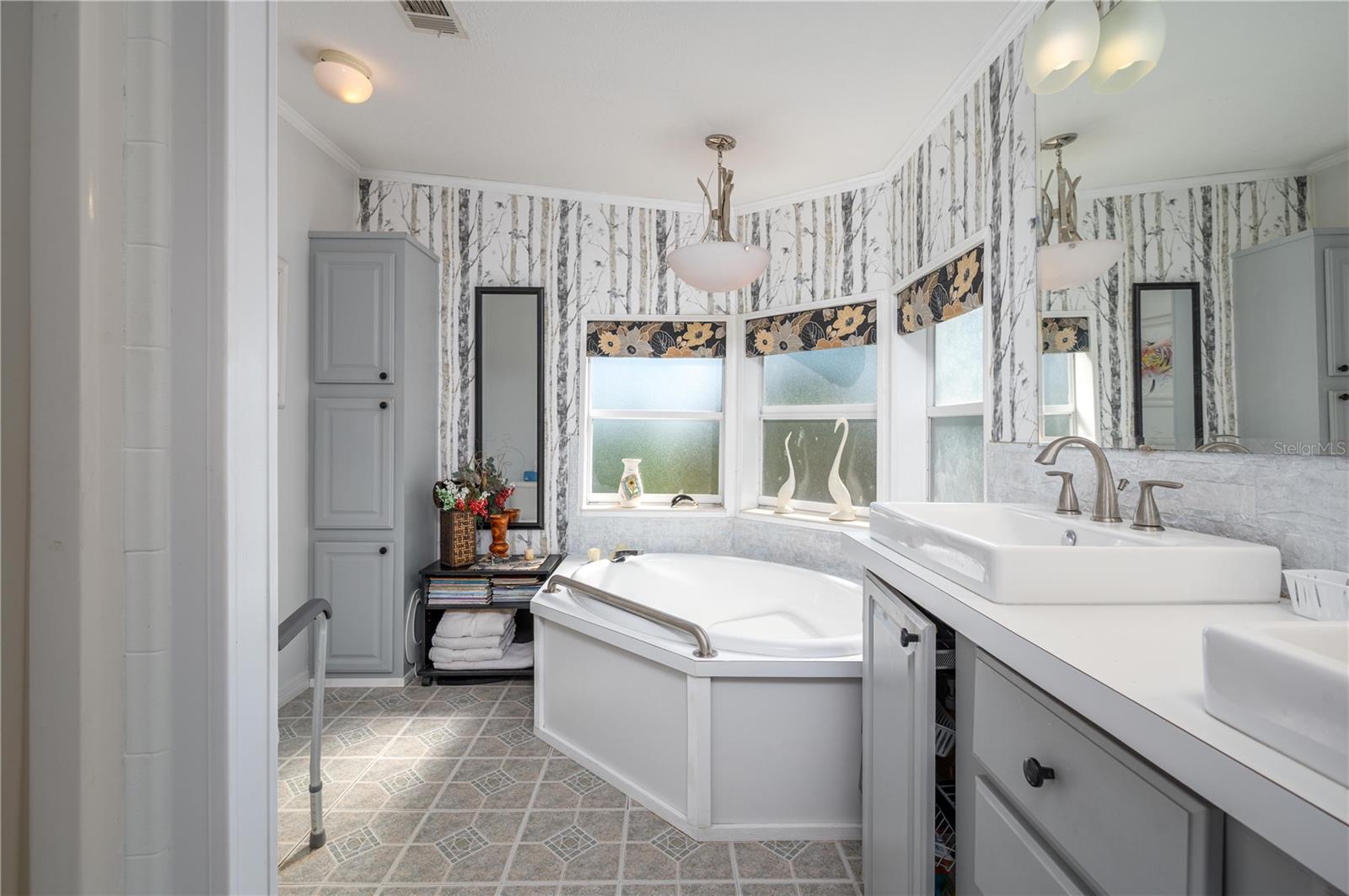 LAKE LOWERY HILL - Residential