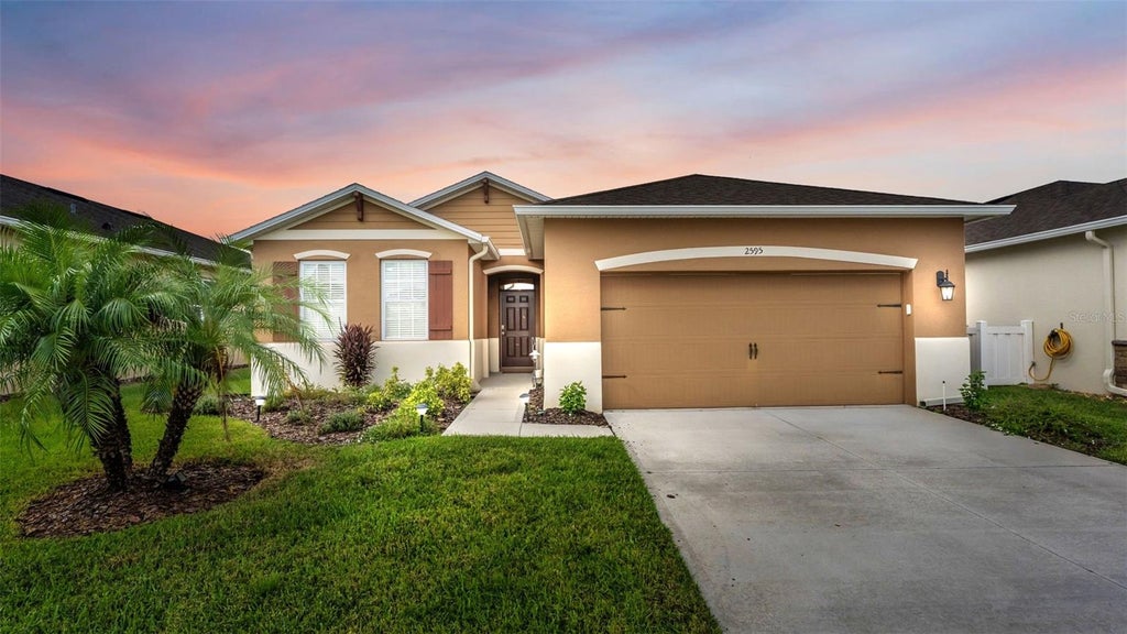 Photo of 2595 Canyon Crest Drive, Lakeland, FL 33811 (MLS # L4965622)