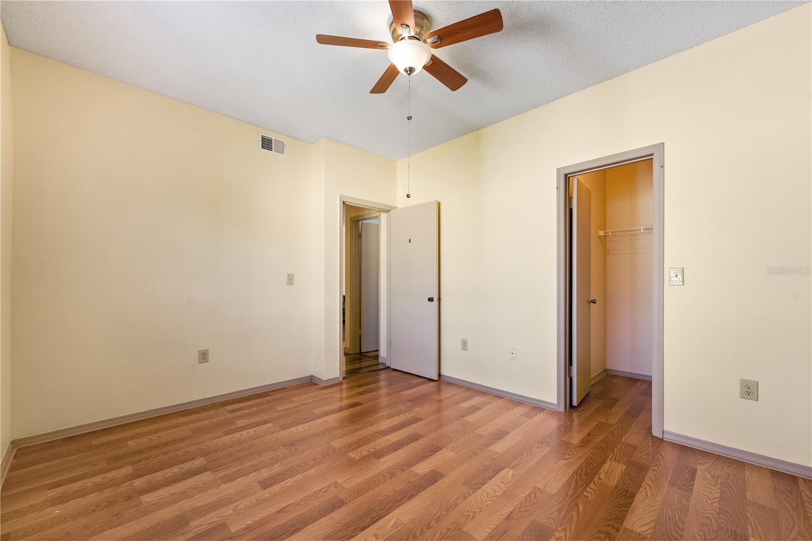 THE LANDINGS OF TAMPA A CONDOM - Residential