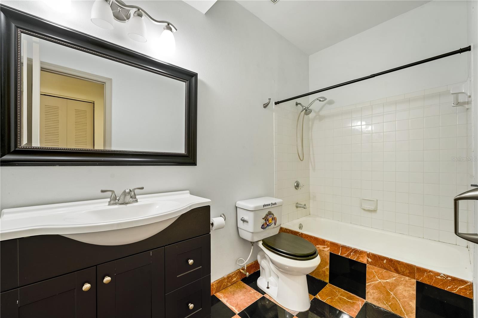 THE LANDINGS OF TAMPA A CONDOM - Residential