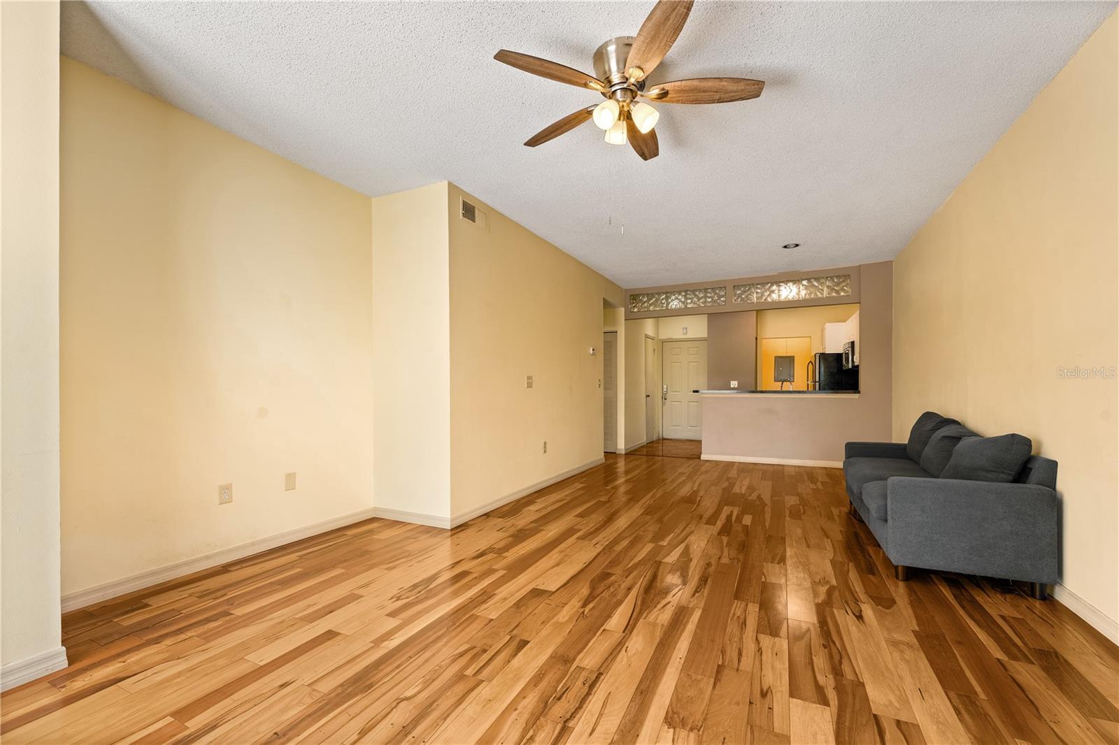 THE LANDINGS OF TAMPA A CONDOM - Residential