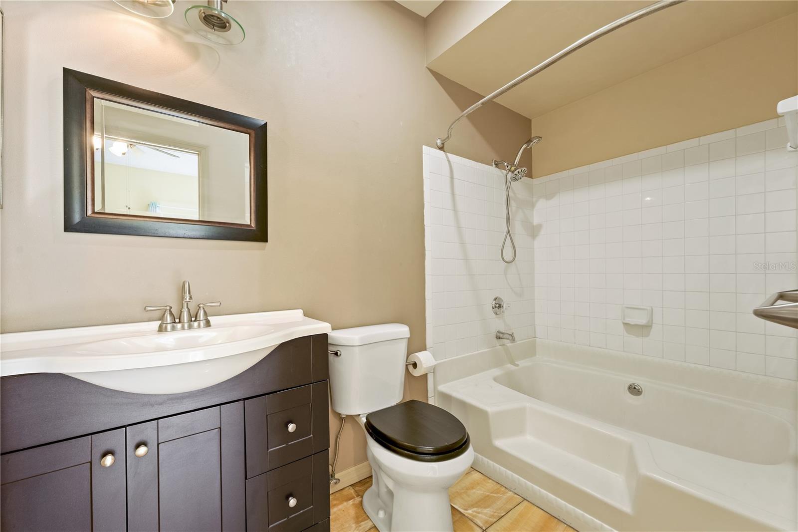 THE LANDINGS OF TAMPA A CONDOM - Residential