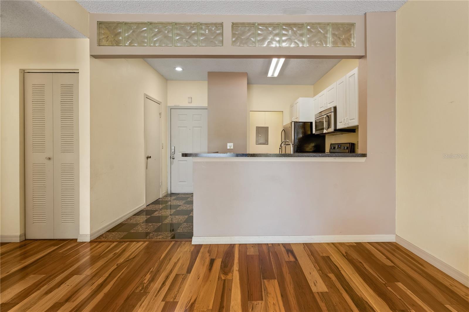 THE LANDINGS OF TAMPA A CONDOM - Residential