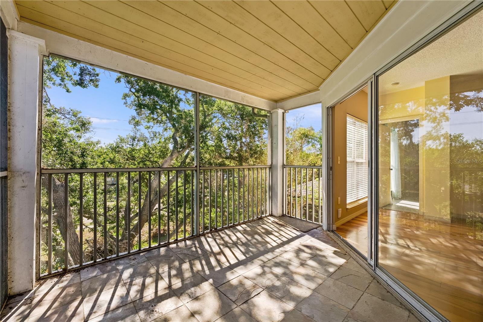 THE LANDINGS OF TAMPA A CONDOM - Residential