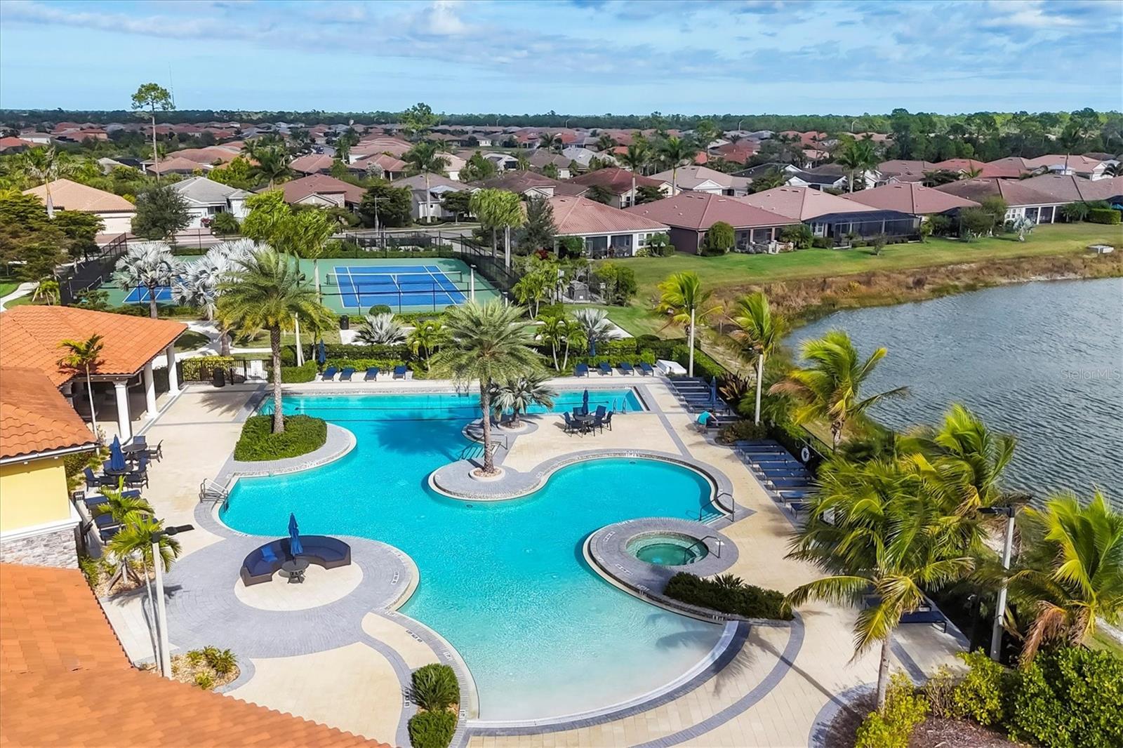 RENAISSANCE AT WEST VILLAGES PHASE 1 - Residential