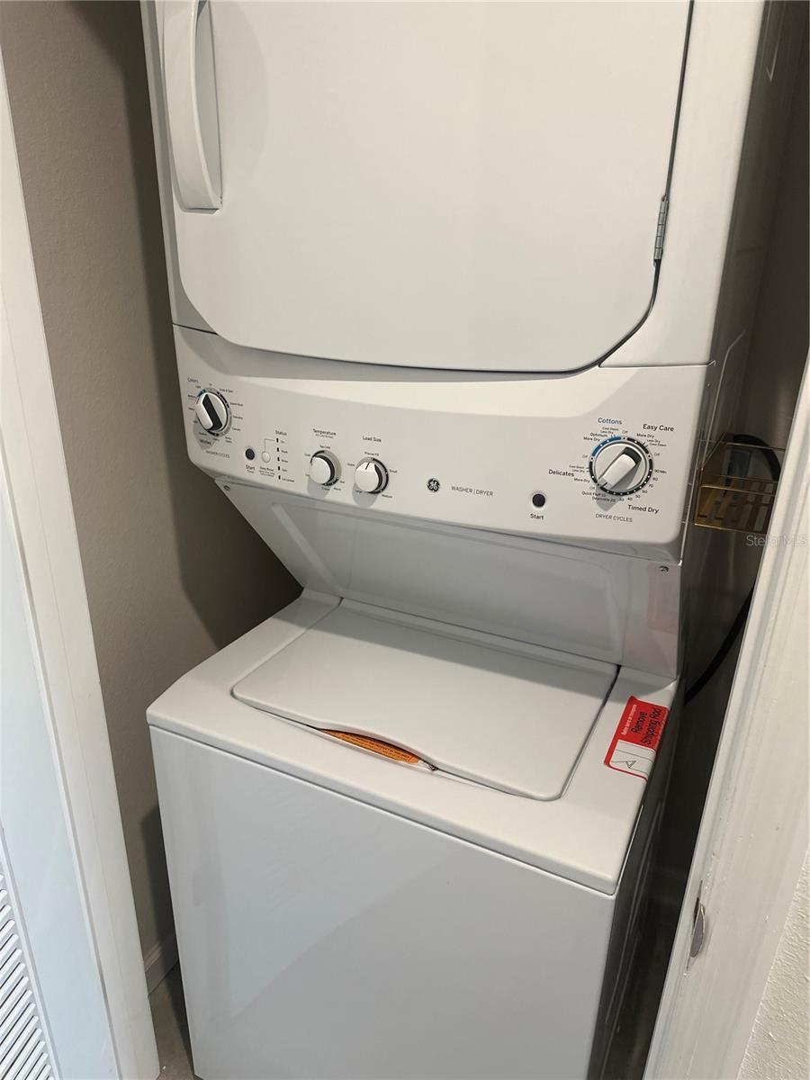 AVALON WOODS PH II - Residential Lease