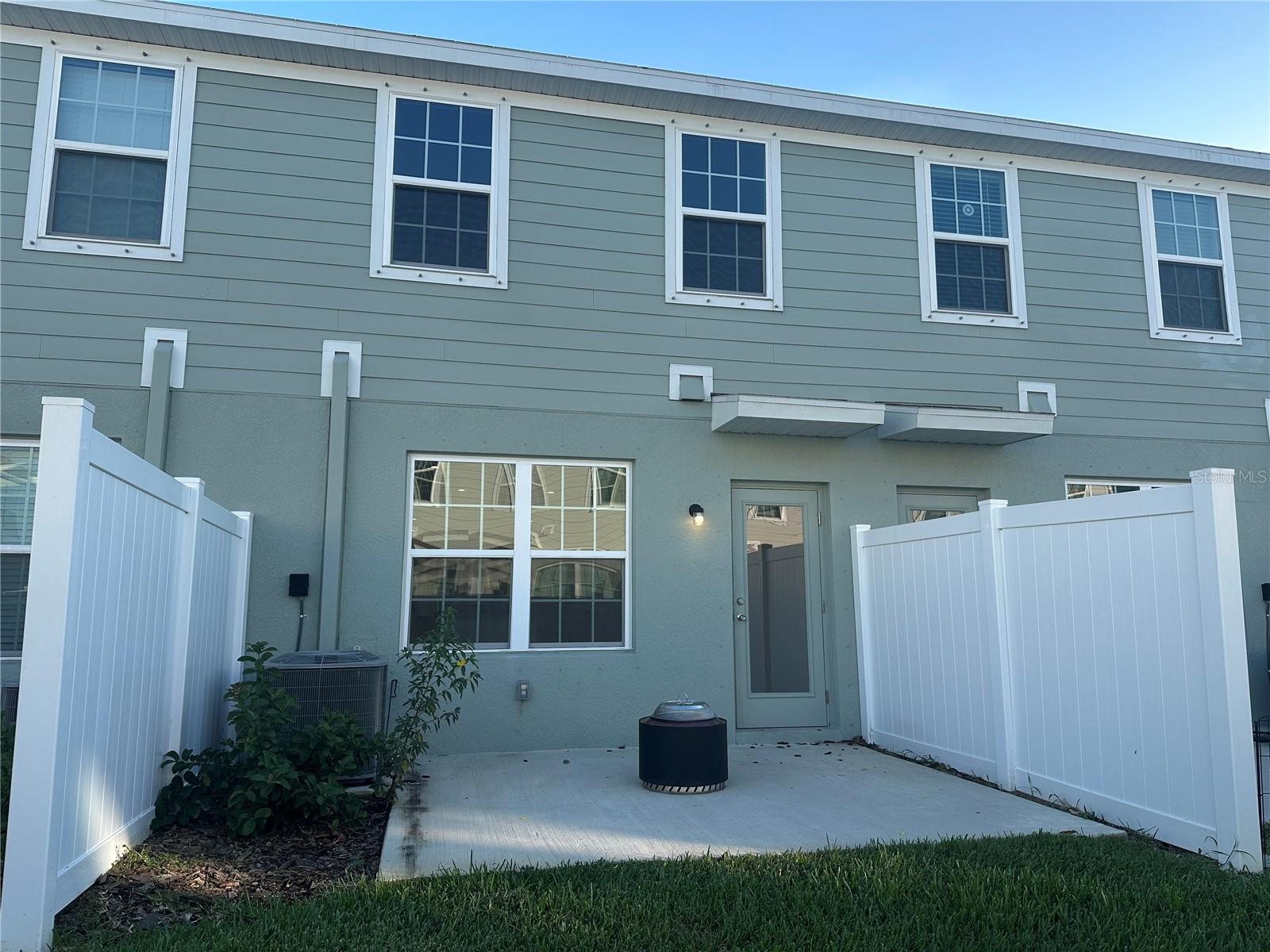 AVALON WOODS PH II - Residential Lease