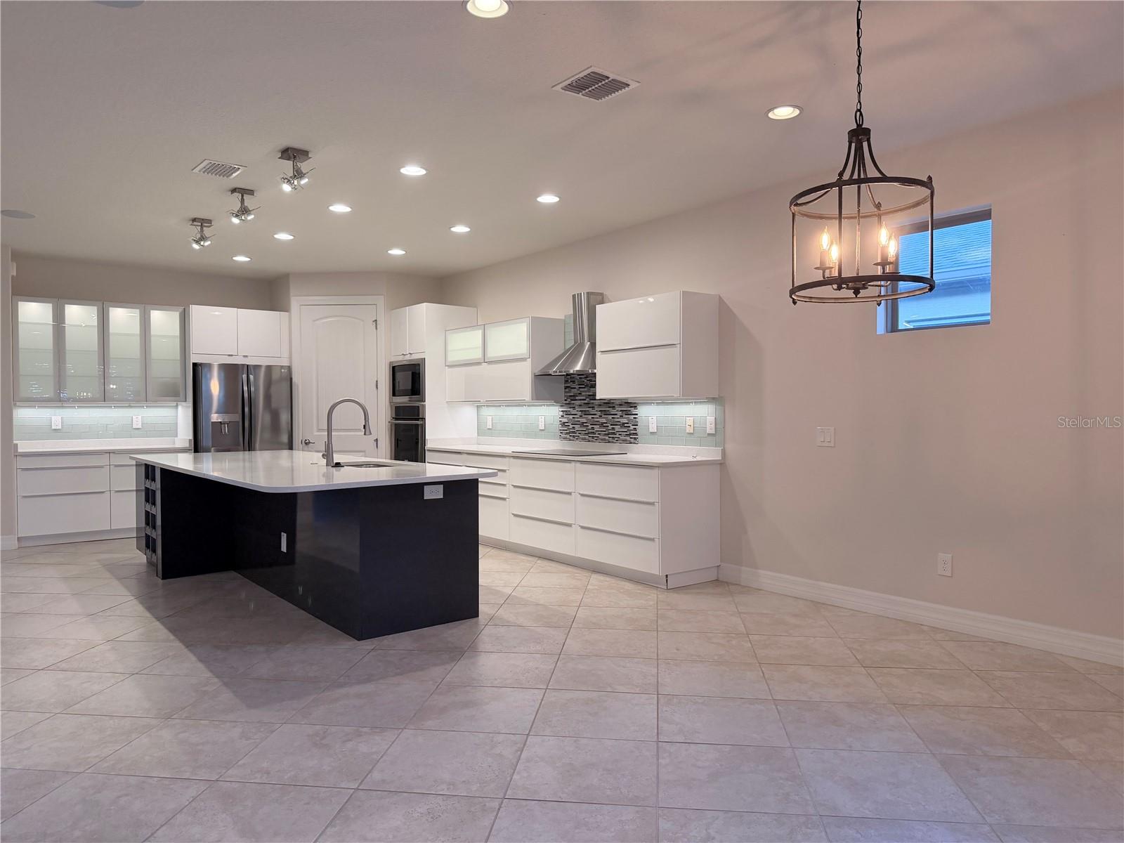 STONE CRK/DEL WEBB ARLINGTON P - Residential Lease