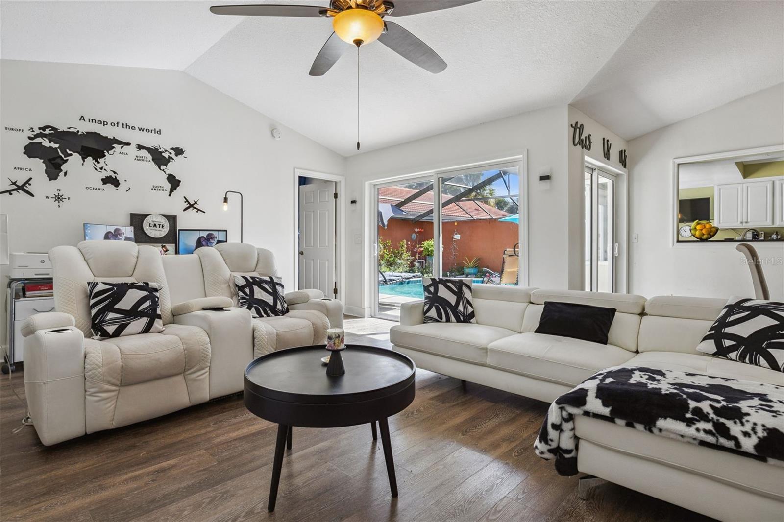 ISLAND CLUB AT ROSEMONT CONDO PH 07 - Residential