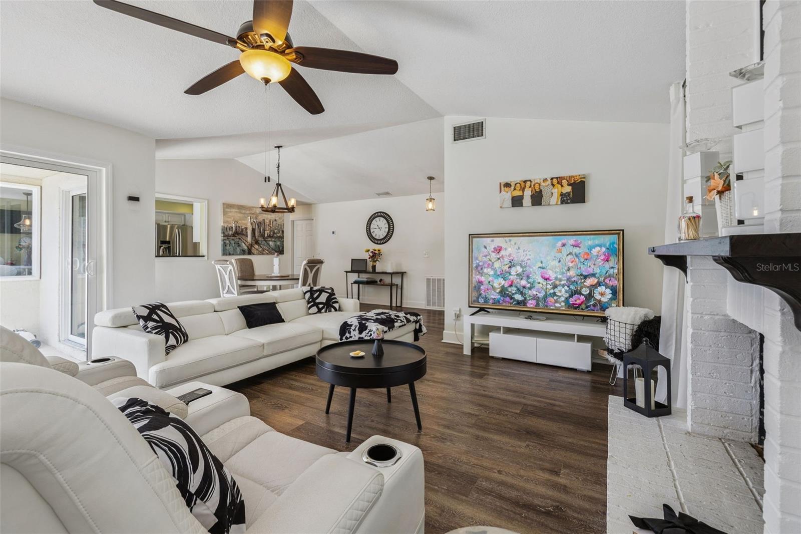 ISLAND CLUB AT ROSEMONT CONDO PH 07 - Residential