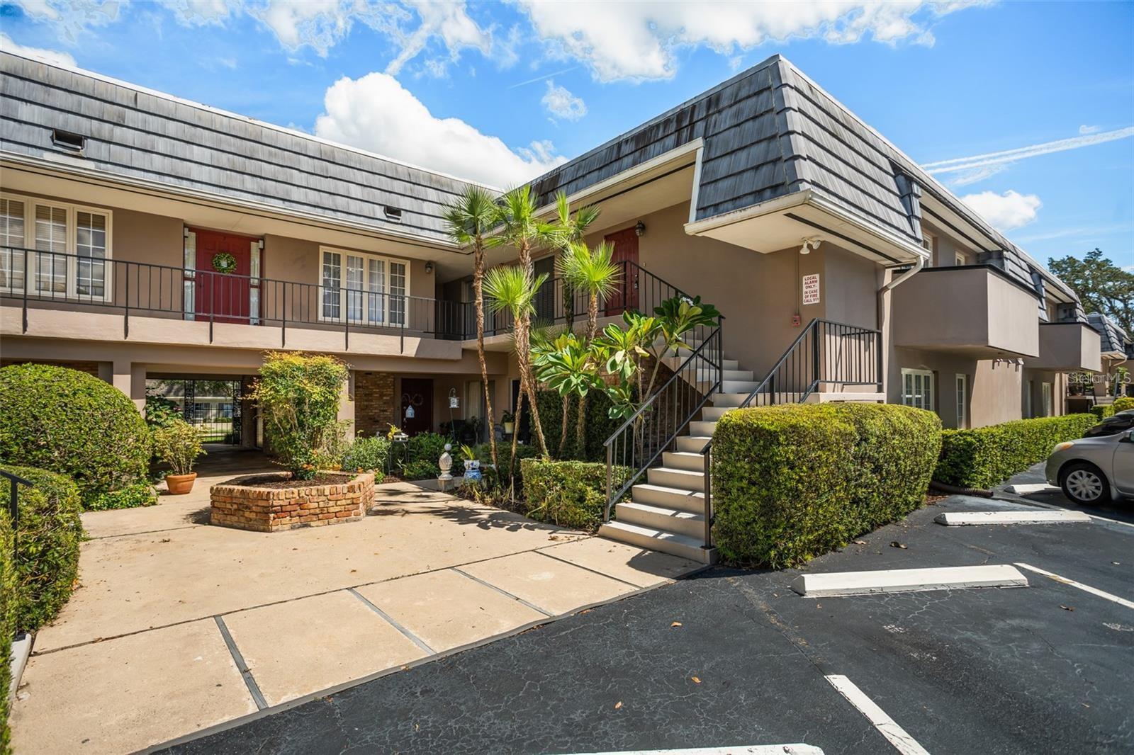 1920 WOODCREST DRIVE 9