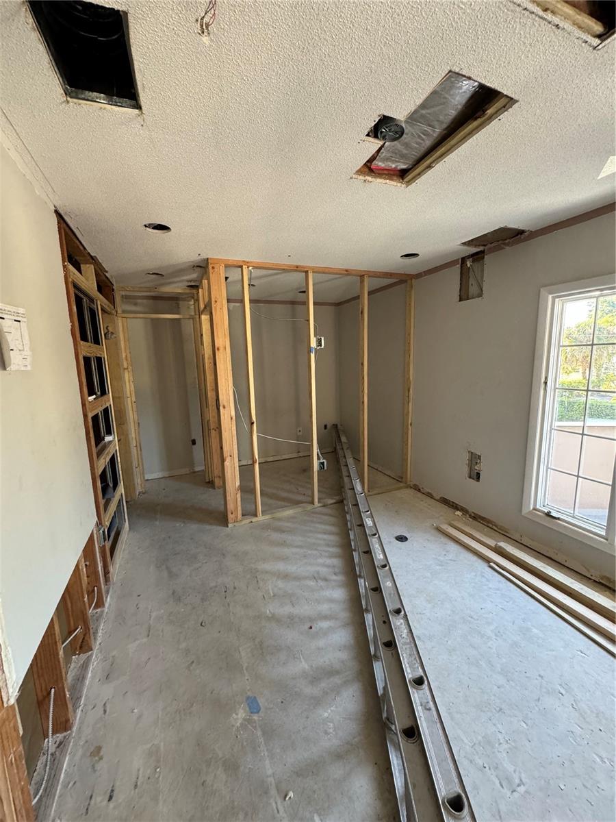 WOODCREST CONDO - Residential