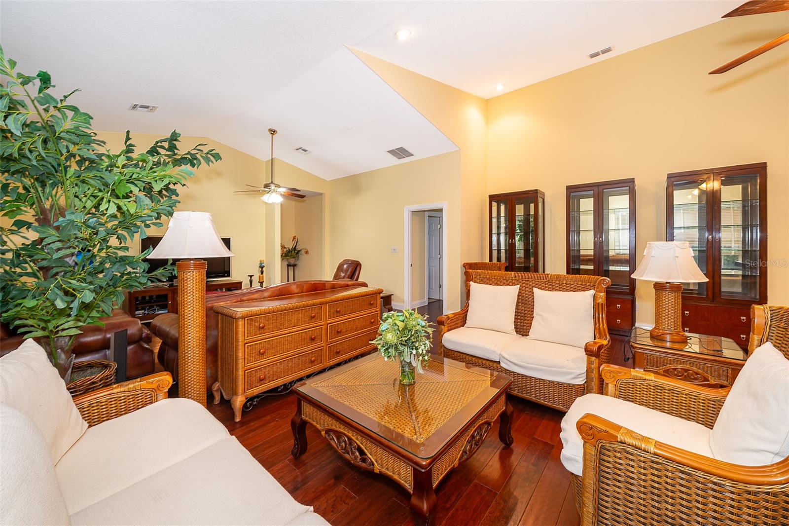 MARKHAM MEADOWS - Residential