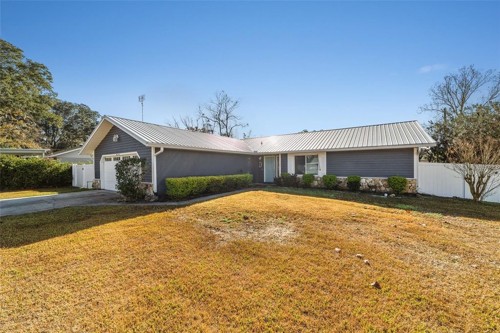 Photo of 2700 SE 35th Street, Ocala, FL 34471 (MLS # OM720753)