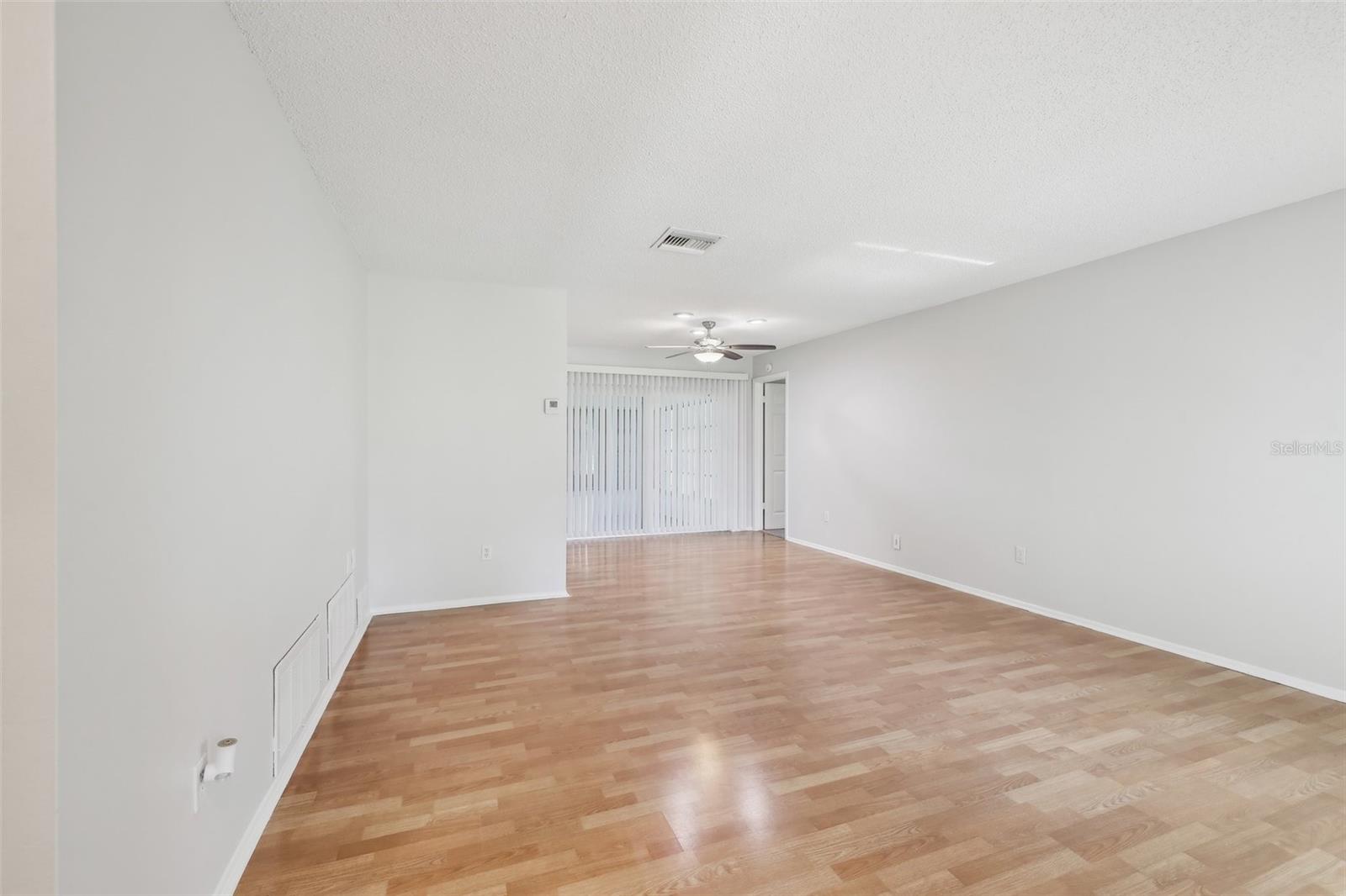 1605 W DORCHESTER DRIVE