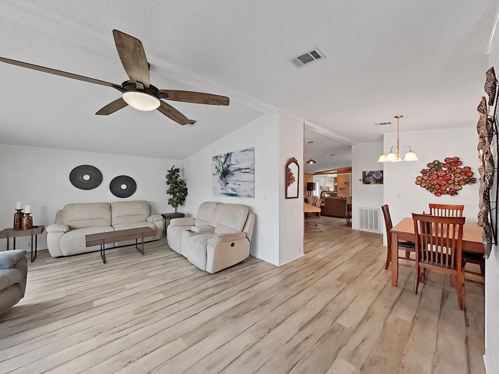 FOXWOOD LAKE ESTATES PH 01 - Residential