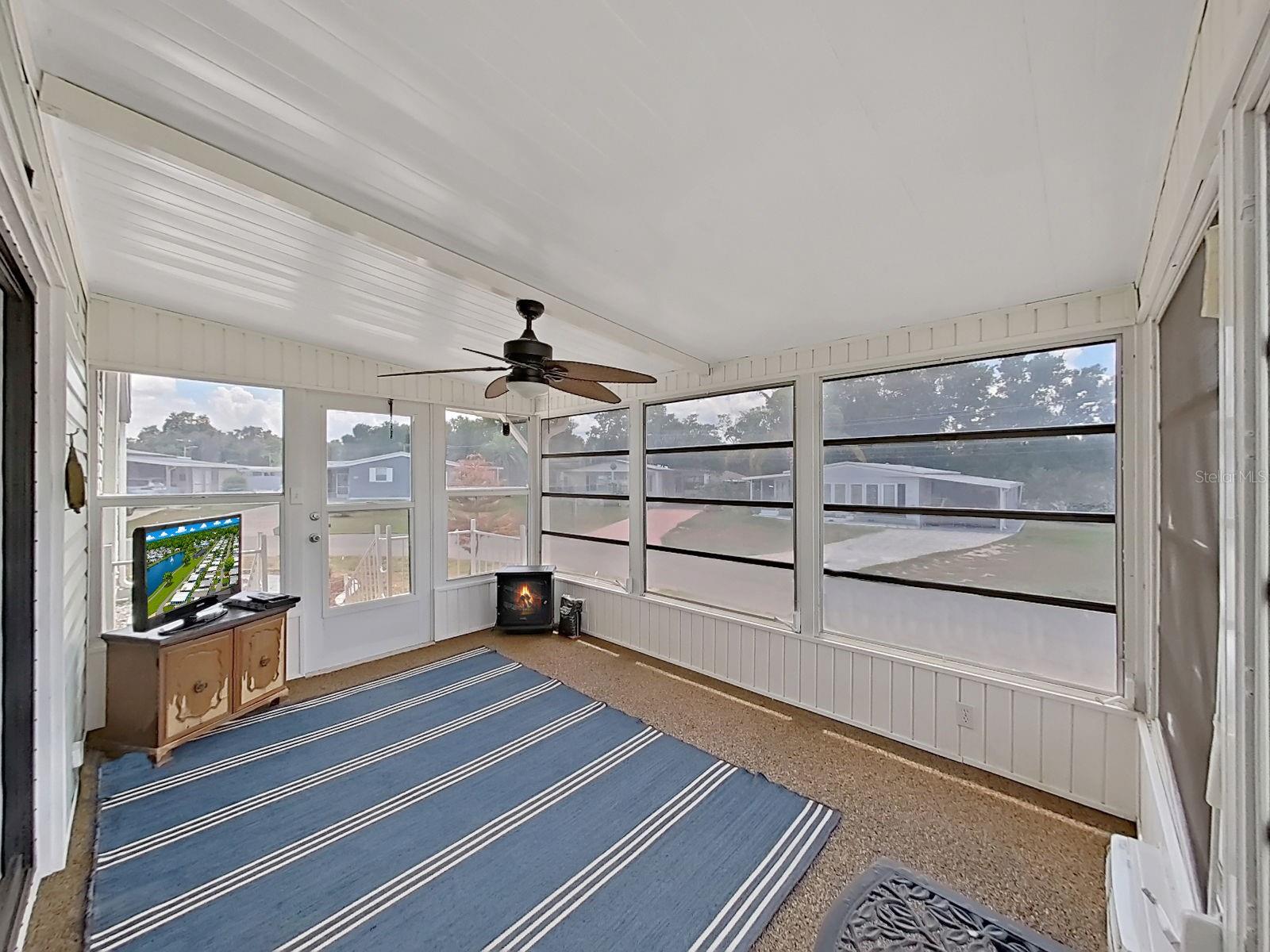 FOXWOOD LAKE ESTATES PH 01 - Residential