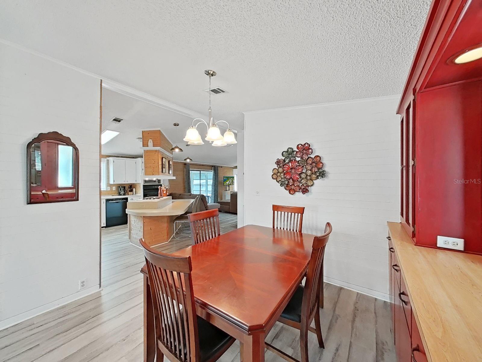 FOXWOOD LAKE ESTATES PH 01 - Residential