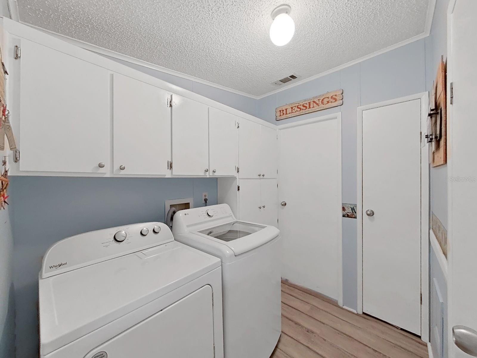 FOXWOOD LAKE ESTATES PH 01 - Residential