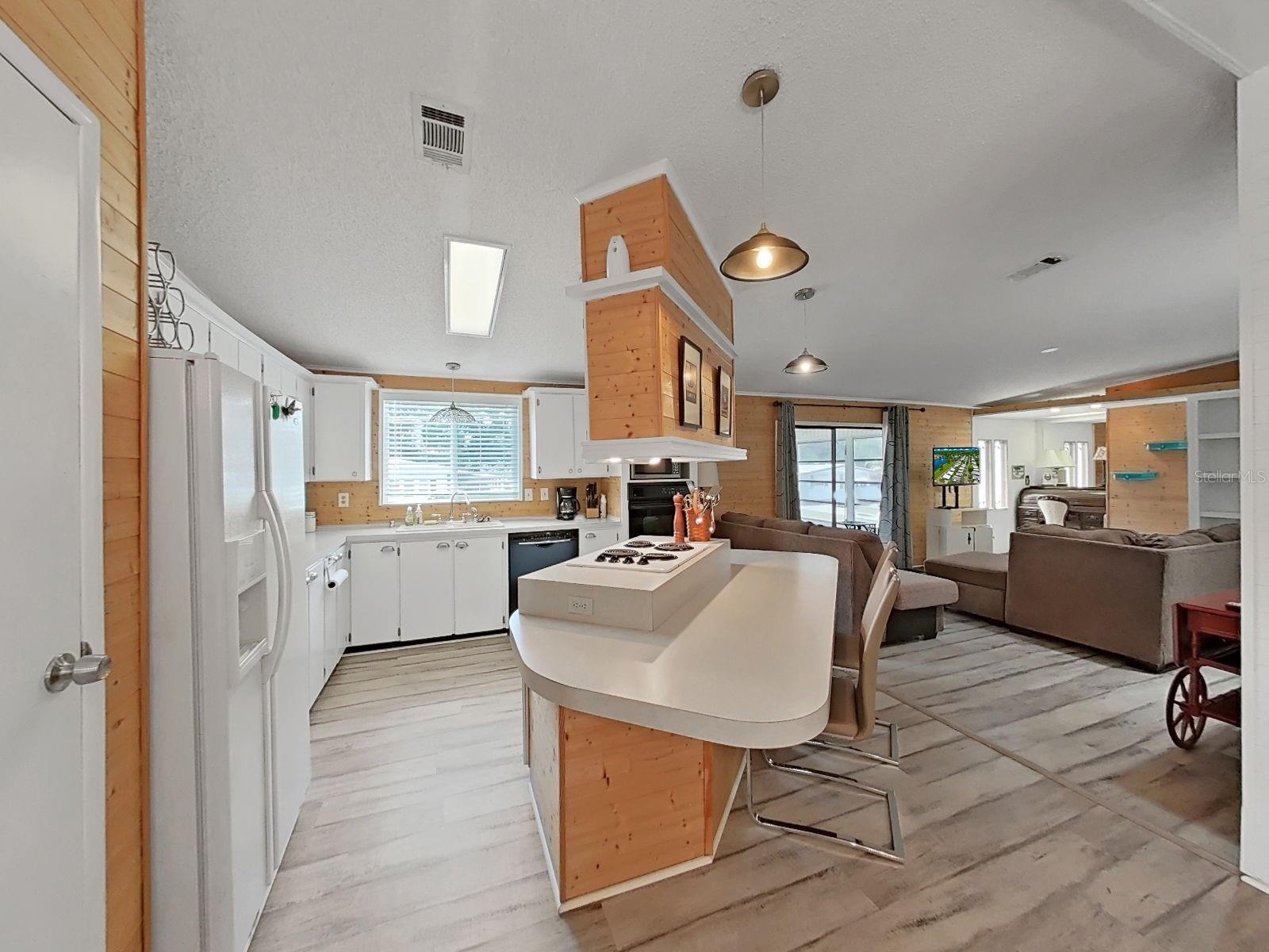 FOXWOOD LAKE ESTATES PH 01 - Residential