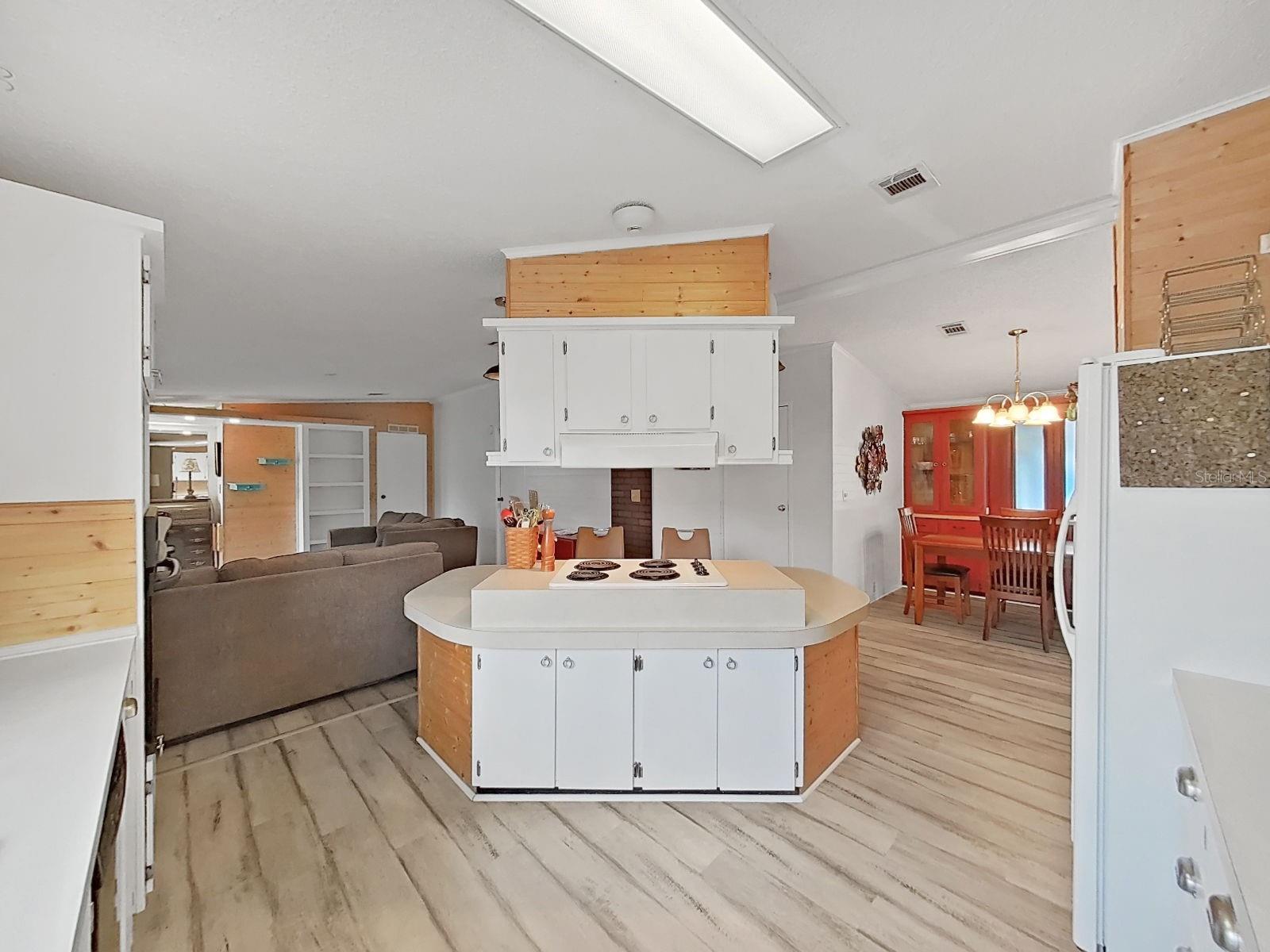 FOXWOOD LAKE ESTATES PH 01 - Residential
