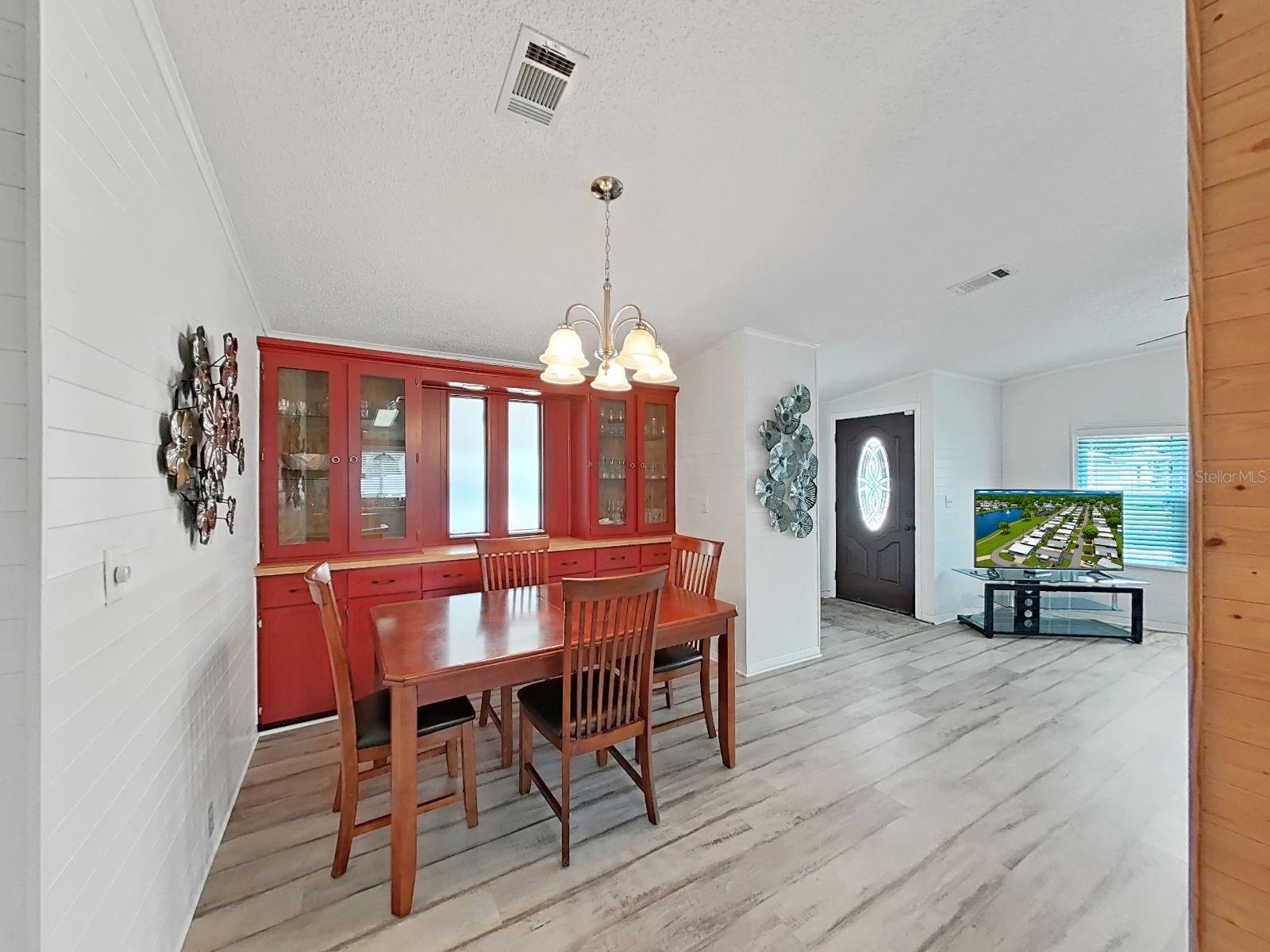 FOXWOOD LAKE ESTATES PH 01 - Residential