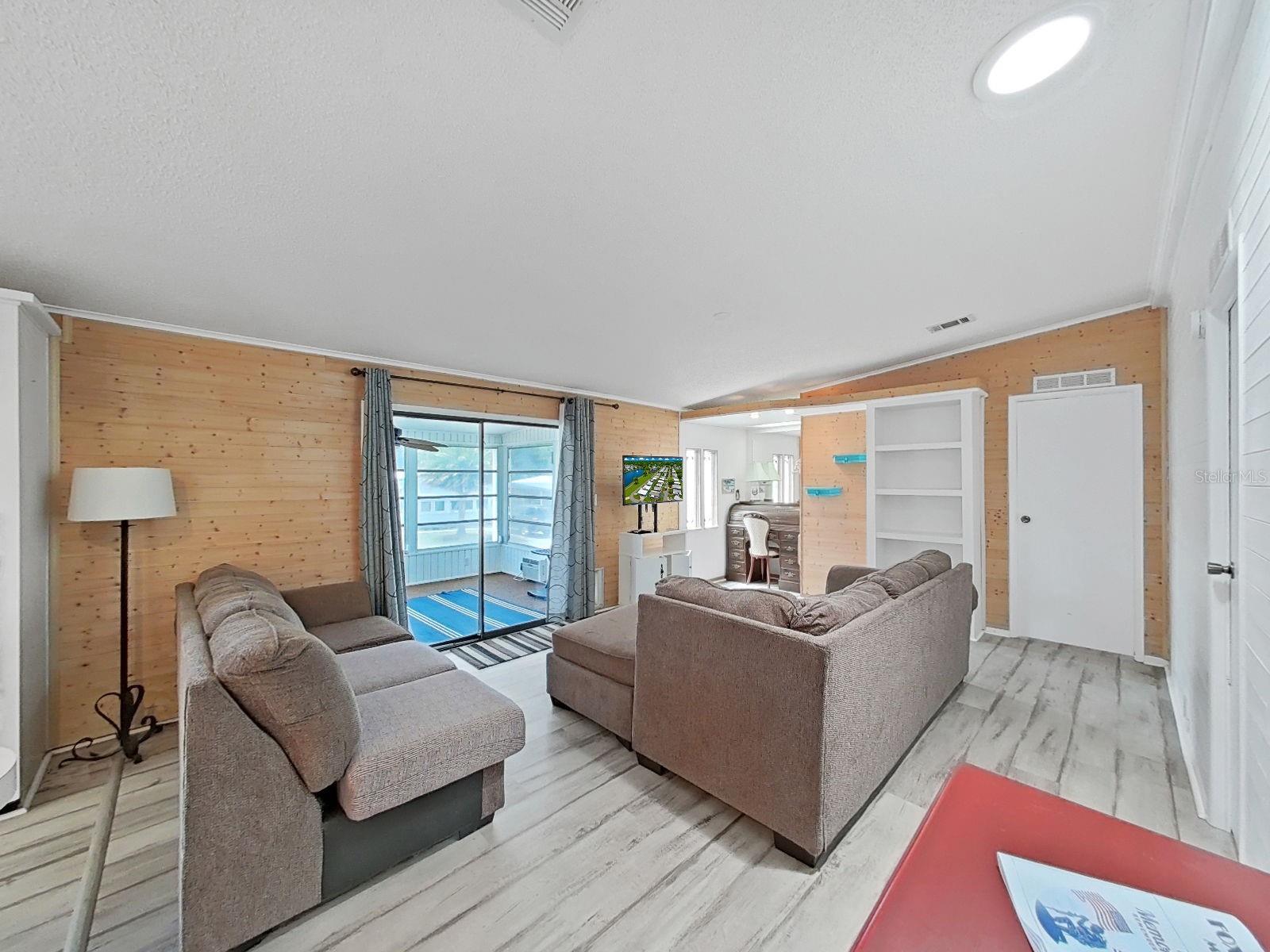 FOXWOOD LAKE ESTATES PH 01 - Residential