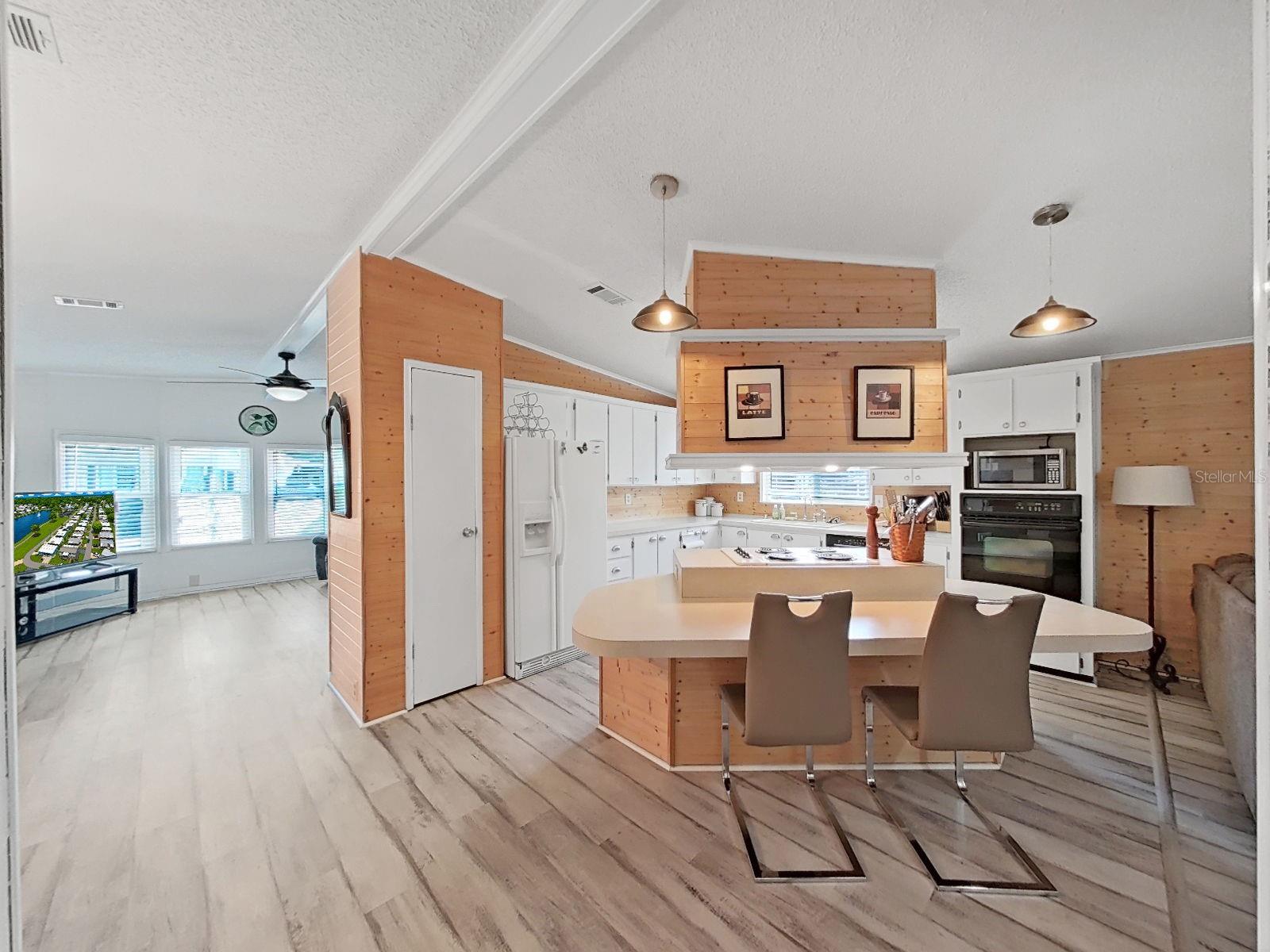 FOXWOOD LAKE ESTATES PH 01 - Residential