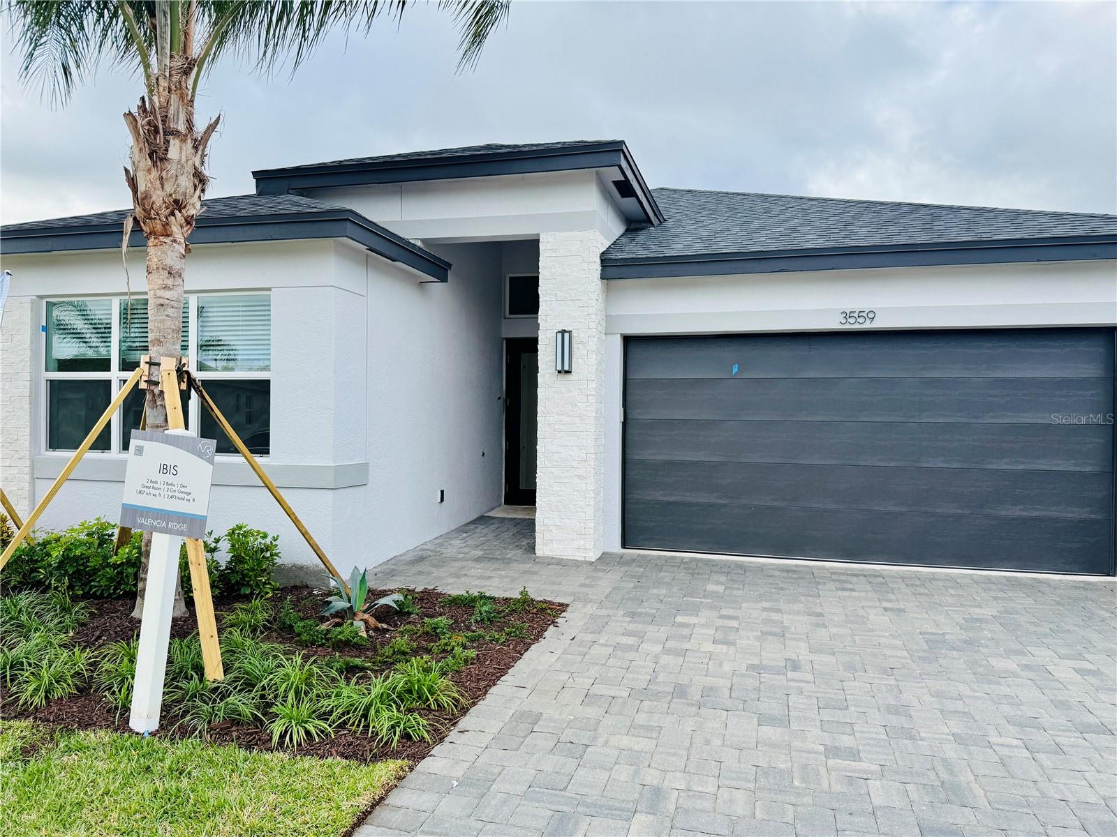 VALENCIA RIDGE - Residential