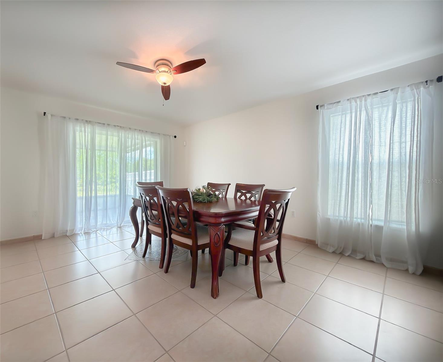 CORNER LAKE PH 03 A & B - Residential