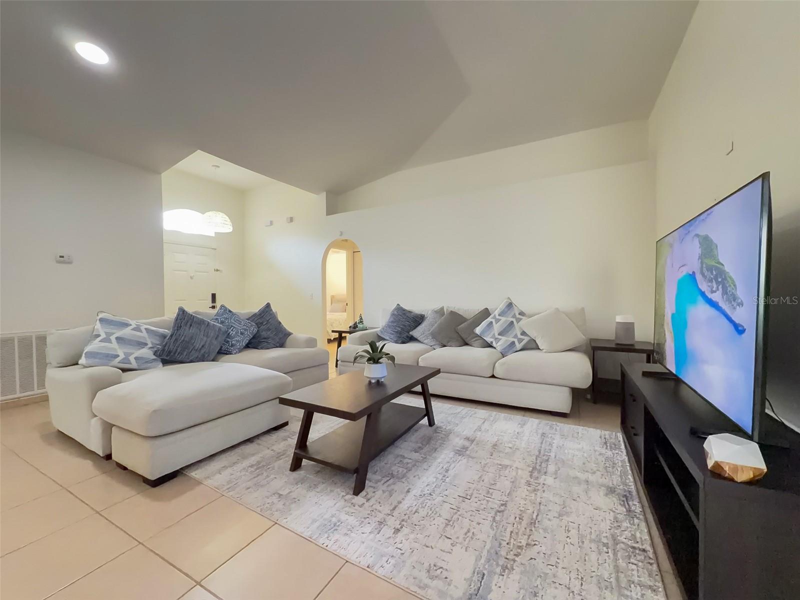 CORNER LAKE PH 03 A & B - Residential