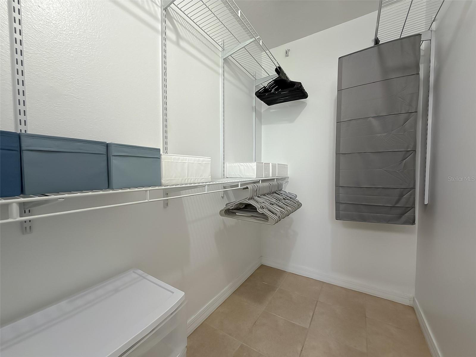 CORNER LAKE PH 03 A & B - Residential