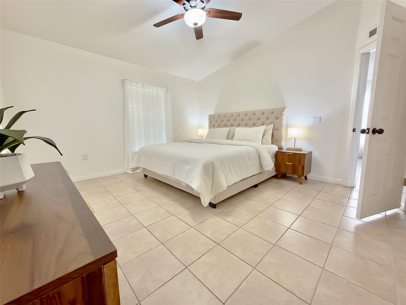 CORNER LAKE PH 03 A & B - Residential