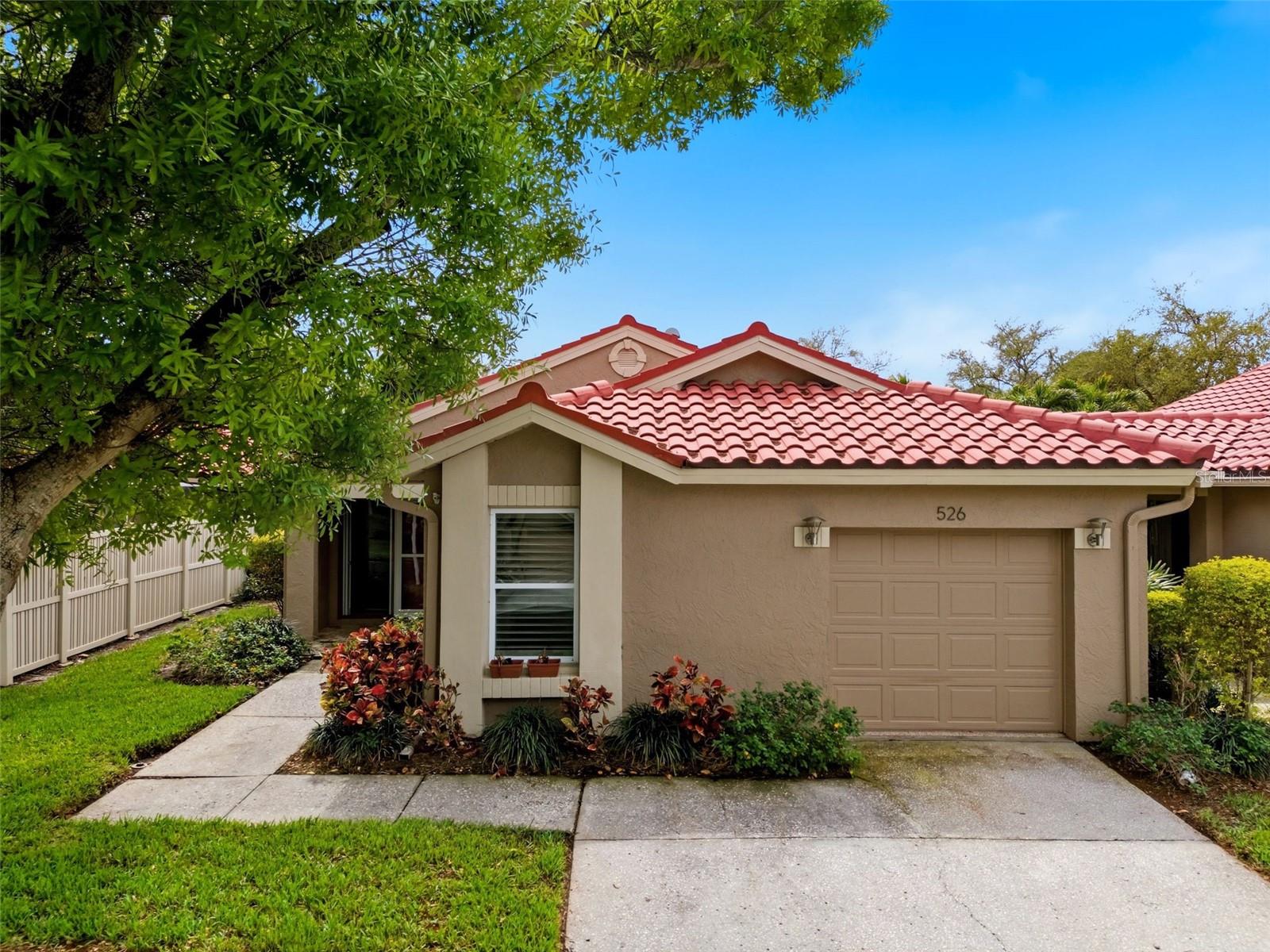 526 ST TROPEZ CIRCLE NE