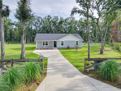 Photo of 13745 86th Terrace, Live Oak, FL 32060 (MLS # GC533138)