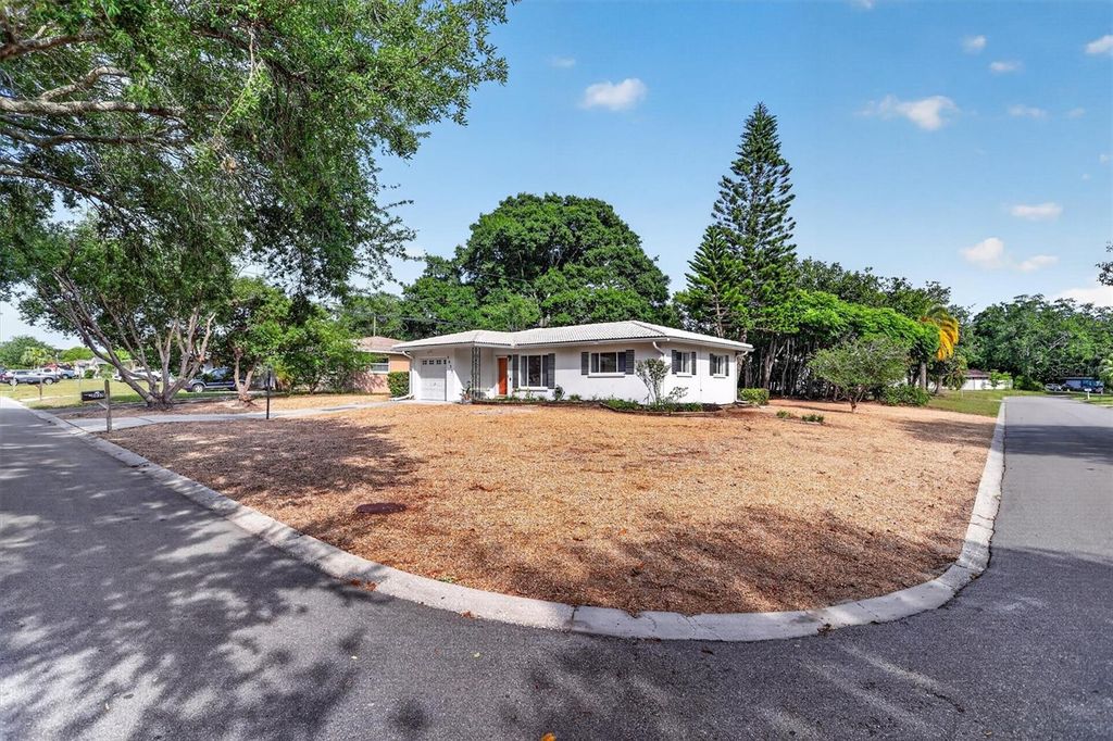 Photo of 2033 Timber Lane, Clearwater, FL 33763 (MLS # TB8505992)