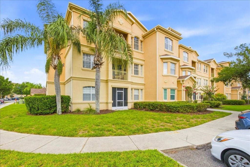 Photo of 301 Terrace Ridge Circle #301, Davenport, FL 33896 (MLS # O6416125)