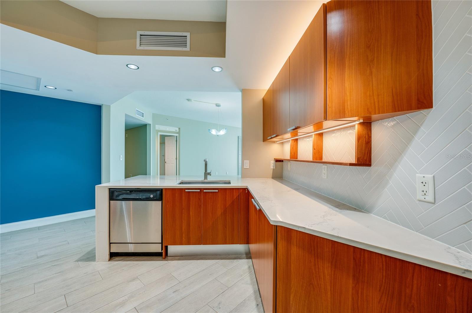 MARINA GRANDE/HALIFAX 01 - Residential