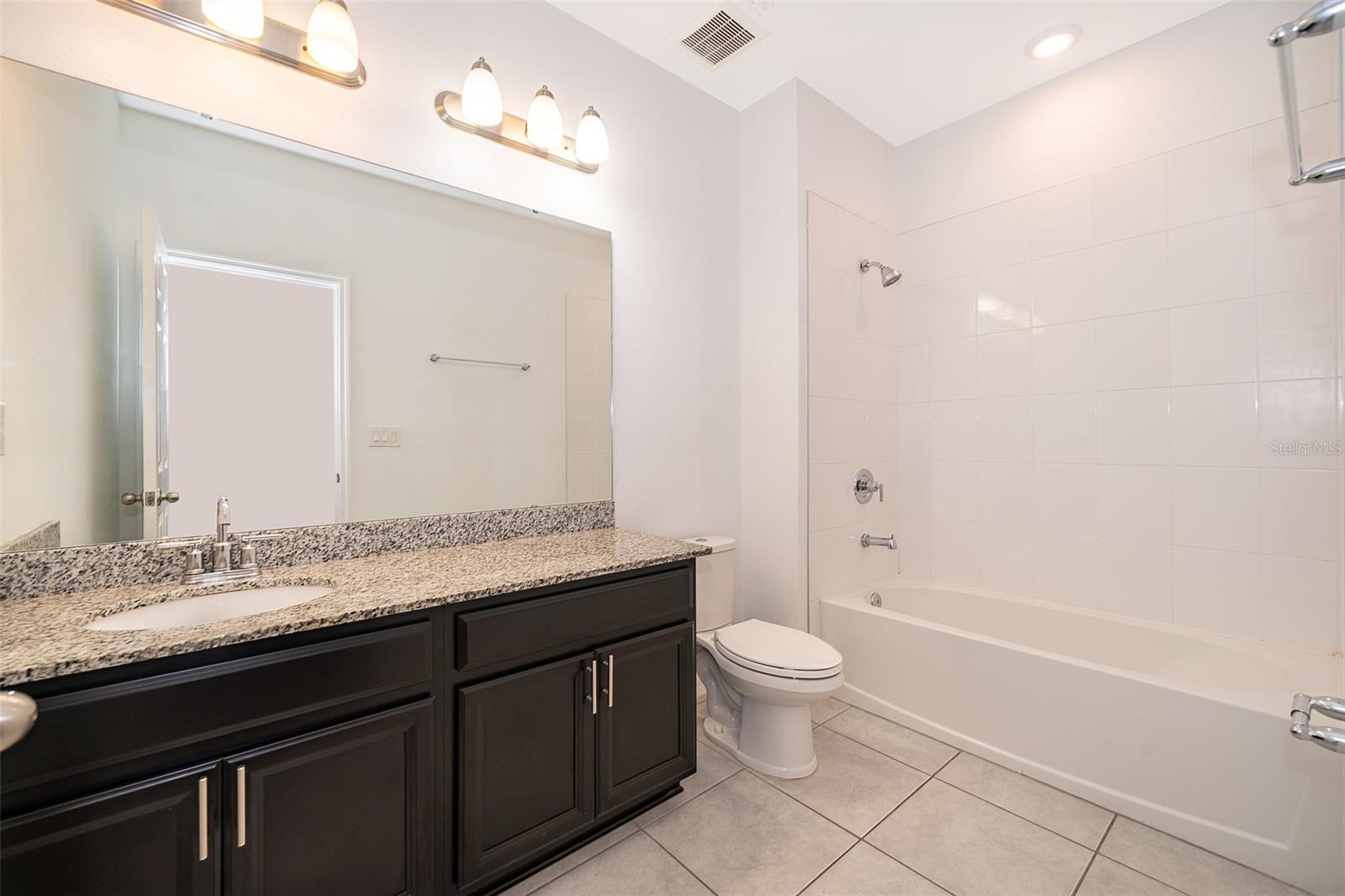 ARBORS/MDW WOODS - Residential Lease