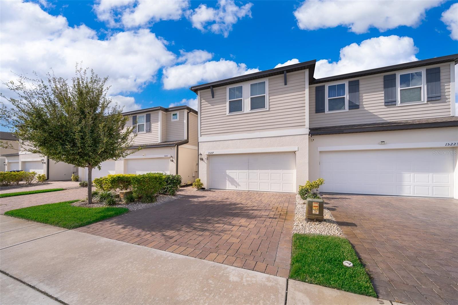 ARBORS/MDW WOODS - Residential Lease