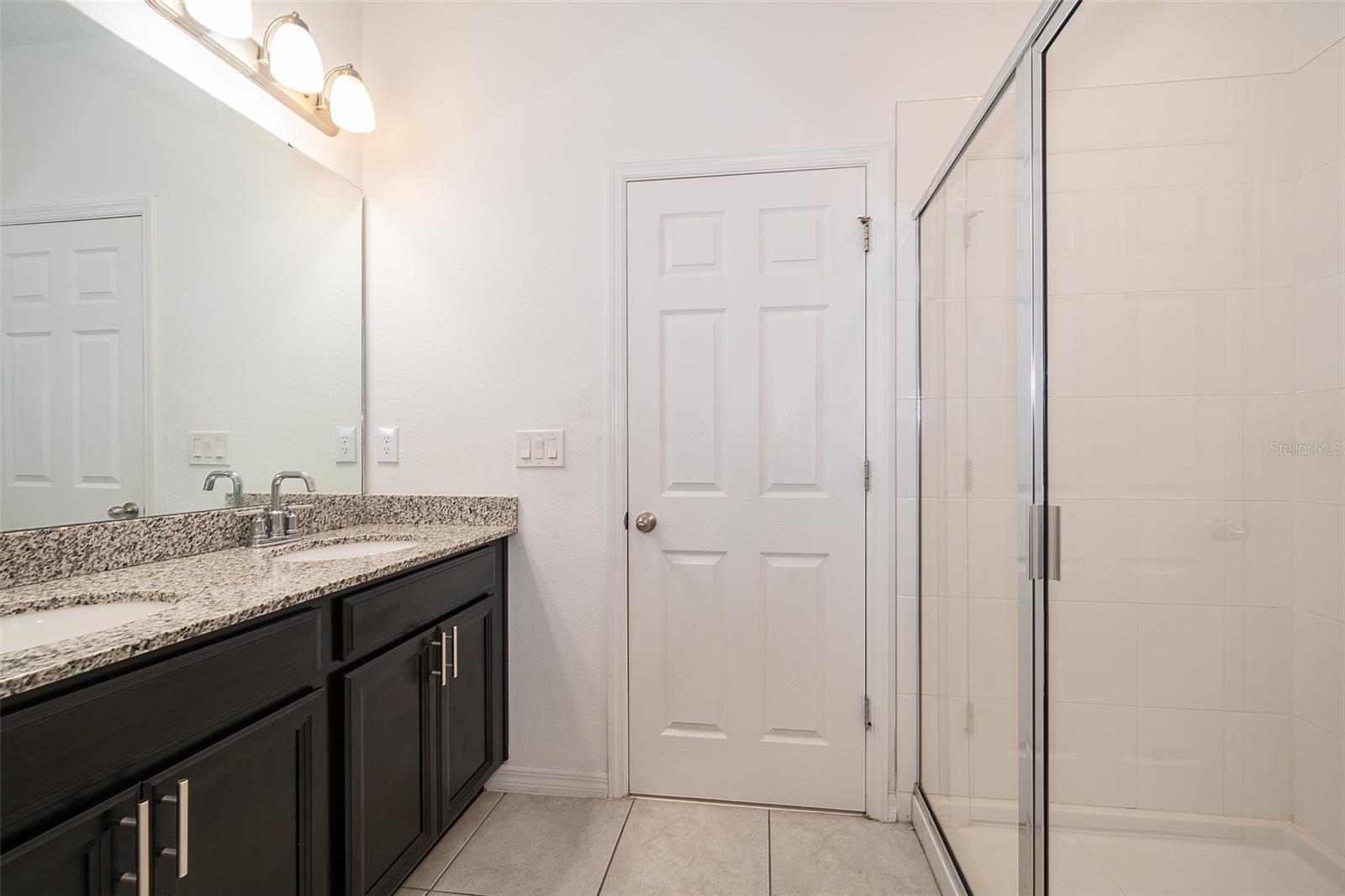 ARBORS/MDW WOODS - Residential Lease